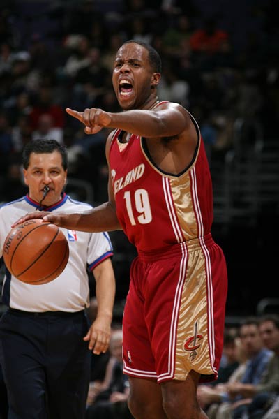 利物浦在三 利物浦在三